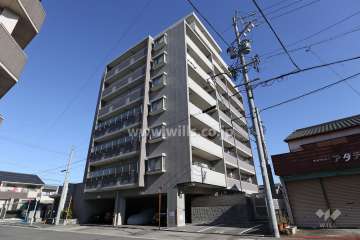ファミリアーレ清水駅前の外観（南西側から）