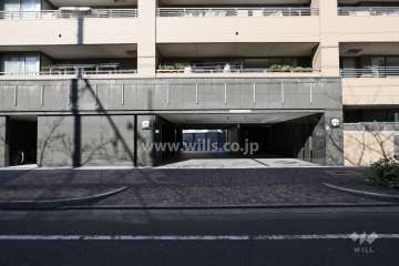 駐車場出入り口
