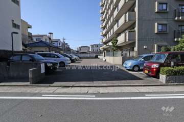 駐車場出入り口