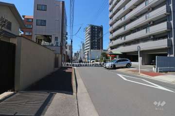 敷地南側の前面道路