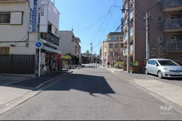 敷地南東側の前面道路