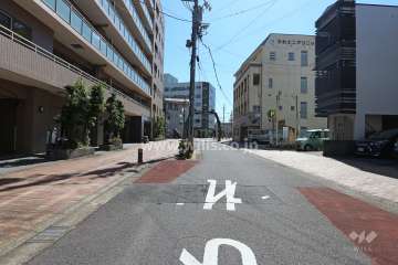 敷地南西側の前面道路