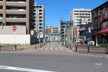 敷地北東側の前面道路