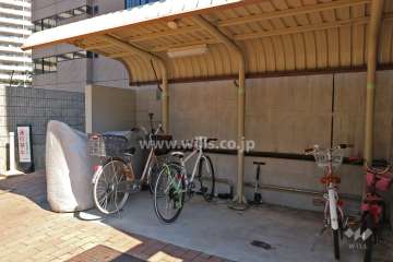 駐輪場とバイク置場