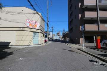 敷地北西側の前面道路