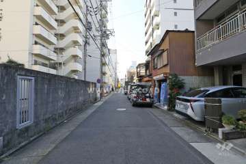 敷地北西側の前面道路