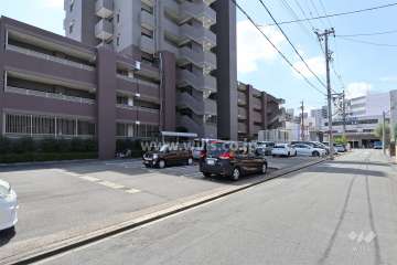 敷地内駐車場（屋外平面式）
