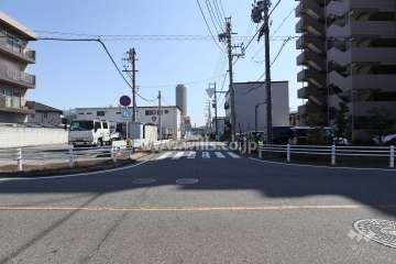 敷地北側の前面道路（成願寺中切境線支線第1号）
