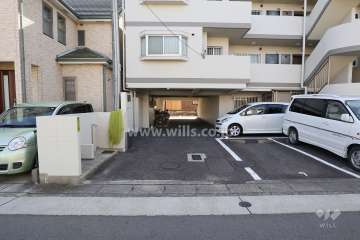 駐車場出入り口・敷地内駐車場（屋外平面式）