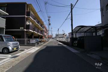 敷地南側の前面道路