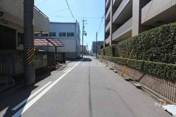 敷地南東側の前面道路