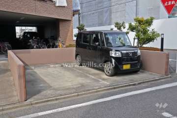 敷地内駐車場（屋外平面式）
