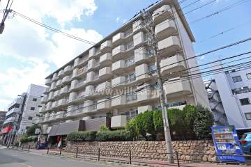 チサンマンション第１江坂の外観（南東側から）