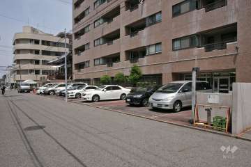 敷地内駐車場(屋外平面式)