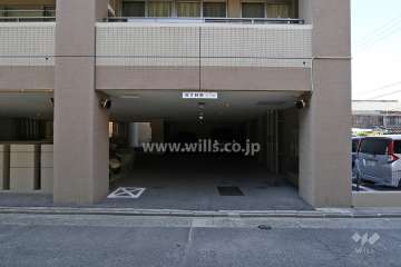 駐車場出入り口・敷地内駐車場（屋内平面式、屋外平面式）