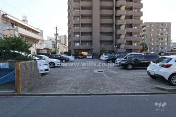 駐車場出入り口・敷地内駐車場（屋外平面式）