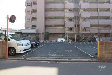 駐車場出入り口・敷地内駐車場（屋外平面式）