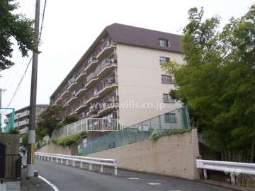 千里関大前コーポラスＡ棟の外観(南東から)