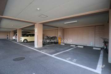敷地内駐車場（屋内平面式）
