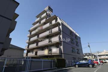 宝マンション斉宮司B棟の外観（南東側から）