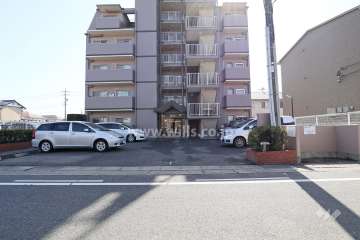 駐車場出入り口・敷地内駐車場（屋外平面式）