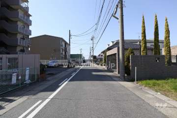 敷地北側の前面道路