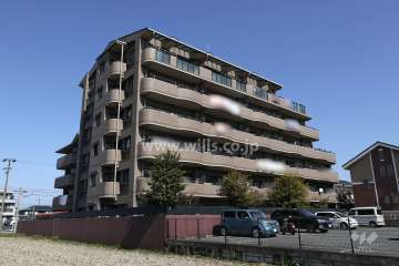 ライオンズマンション楠の外観（南西側から）