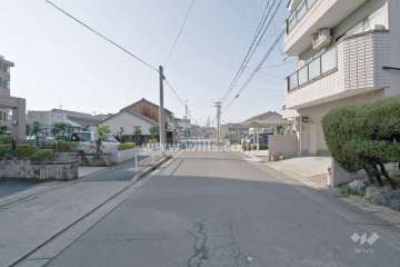 敷地北西側の前面道路