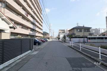 敷地南西側の前面道路