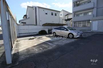 敷地内駐車場（屋外平面式）