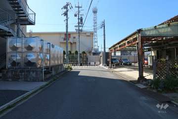 敷地南側の前面道路