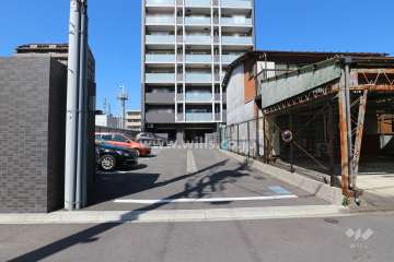 駐車場出入り口・敷地内駐車場（屋外平面式）