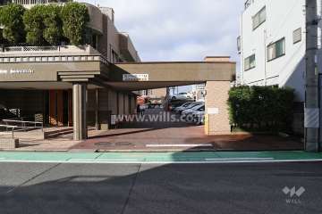駐車場出入り口・敷地内駐車場（屋外平面式、屋外機械式）