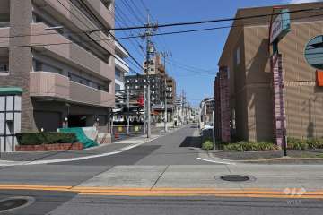 敷地北東側の前面道路