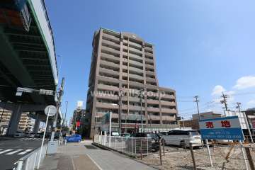 カルティア黒川の外観（南西側から）