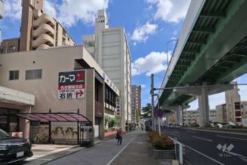 敷地の西側前面道路