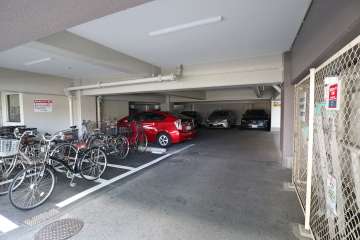 敷地内駐車場（屋内平面式）