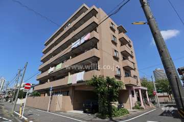 ライオンズマンション鳩岡の外観（南東側から）