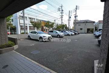 敷地内駐車場(屋外平面式)