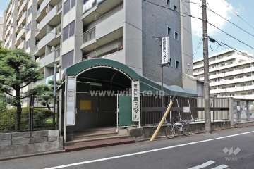 棟内テナント入口