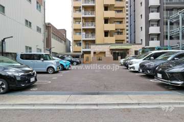 駐車場出入り口