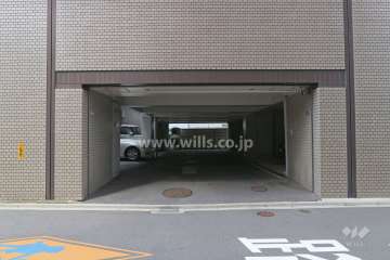 駐車場出入り口