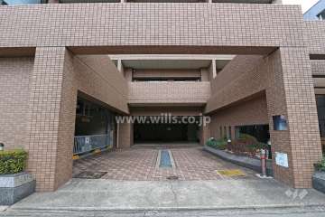 駐車場出入り口・敷地内駐車場（屋外機械式、屋内平面式）