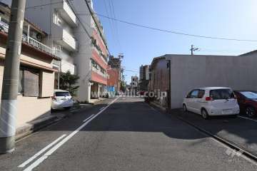 敷地南東側の前面道路