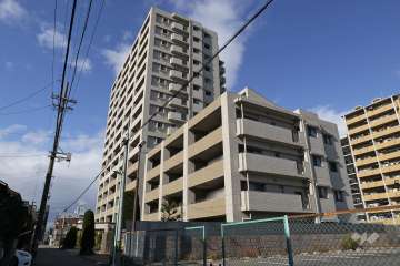 ライオンズプラザ平安通の外観（南東側から）