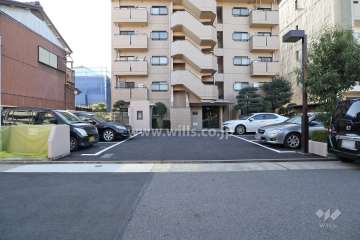 駐車場出入り口・敷地内駐車場（屋外平面式）