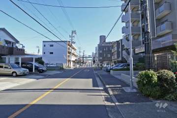 敷地北側の前面道路