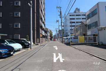 敷地南側の前面道路
