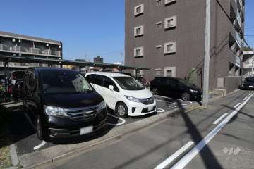敷地内駐車場（屋外平面式）