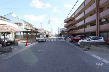 敷地北側の前面道路